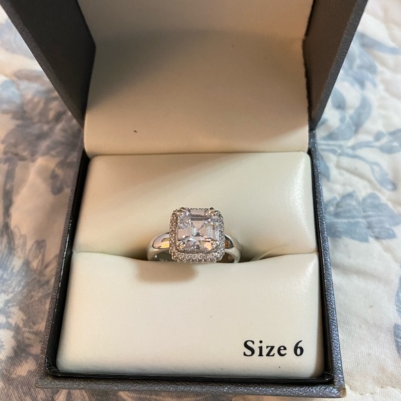 new directions Jewelry - Ring Size 6